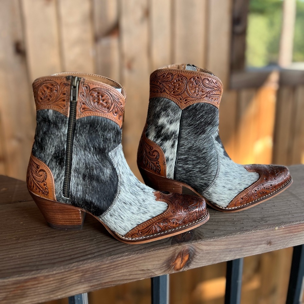 💯Hand Tooled Leather Genuine Cowhide Women Bootie Boot Boho Western Shoe sz 6